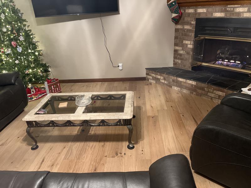 ホワイトラウンジ 3/8 in x 3 in White Oak Engineered Flooring - 21 sqft / bundle