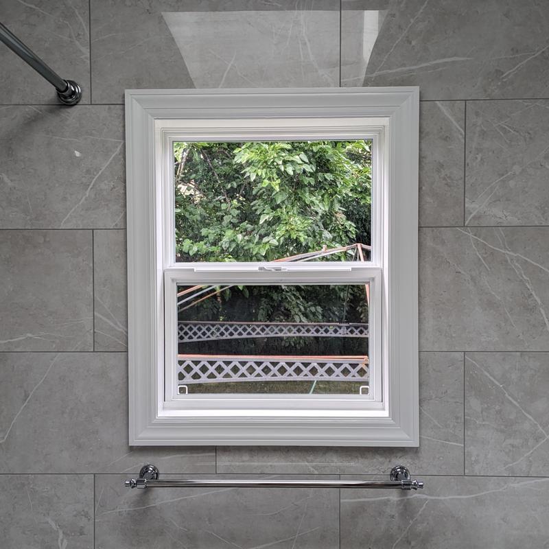 Project Source 20000S Series New Construction 23-1/2-in x 29-1/2-in x 2-1/4-in Jamb White Vinyl Single-glazed Single Hung Window Half Screen Included