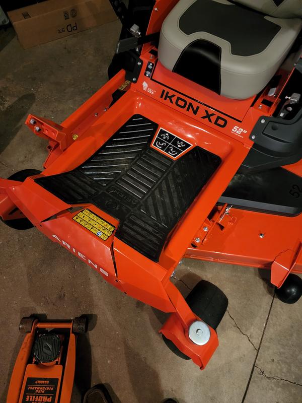 Ariens IKON Zero-Turn Lawn Mower Floor Mats in the Riding Lawn 