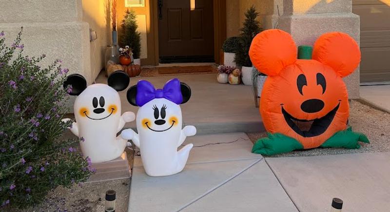 Disney 2-ft Disney Lighted Minnie Mouse Ghost Blow Mold in the Outdoor ...