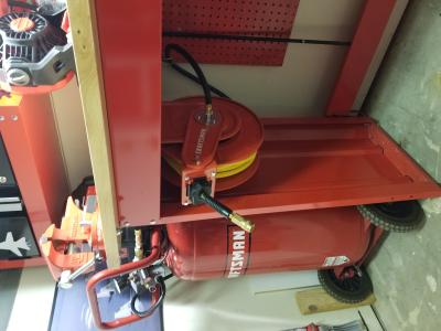 CRAFTSMAN Craftsman Hose Reel with Hybrid Hose in the Air Compressor Hoses  department at
