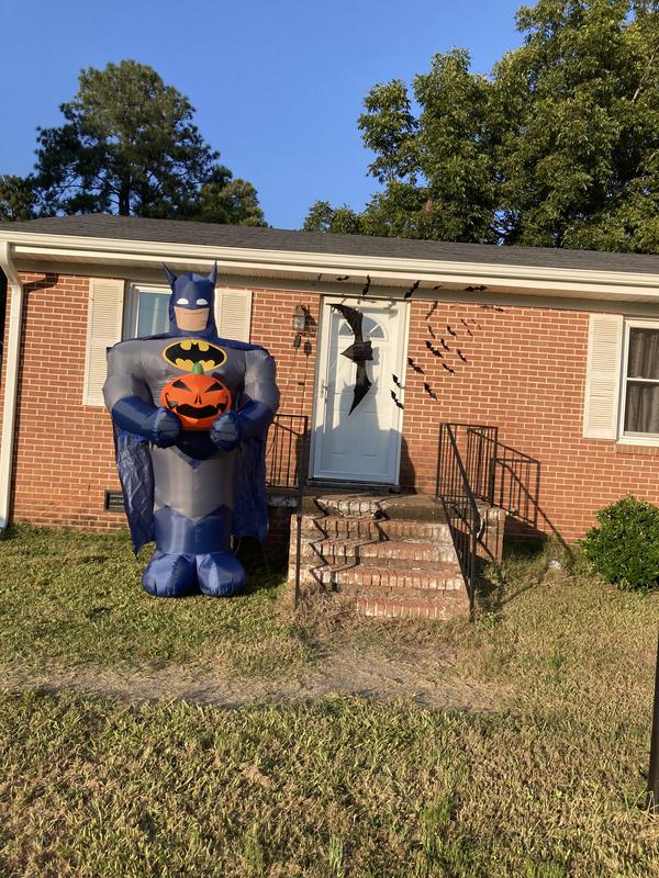 Warner Brothers 9-ft LED Batman with Pumpkin Inflatable 553074 at Lowes.com