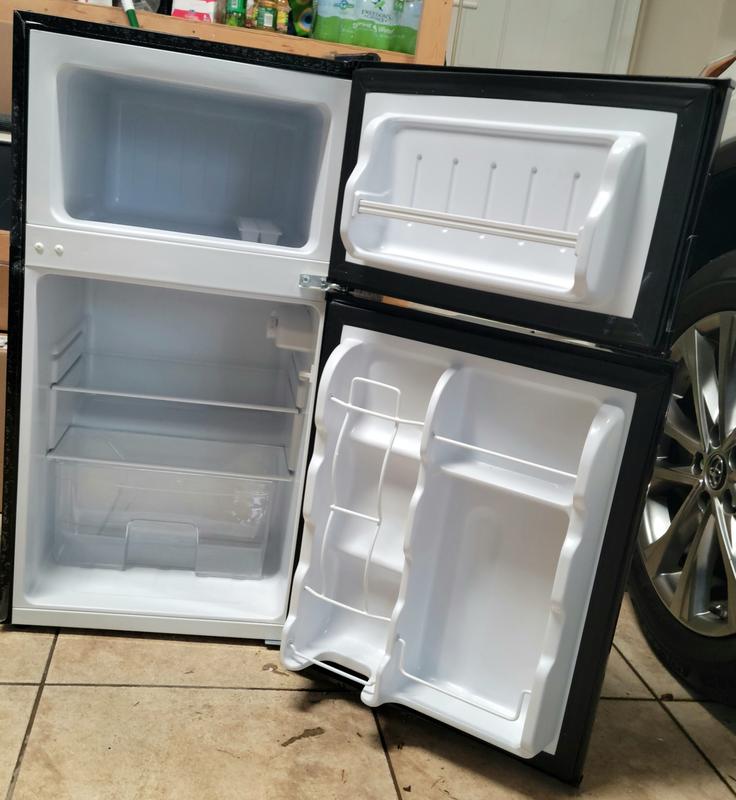 Jeremy Cass 3.2-cu ft Standard-depth Freestanding Mini Fridge Freezer  Compartment (White) ENERGY STAR in the Mini Fridges department at