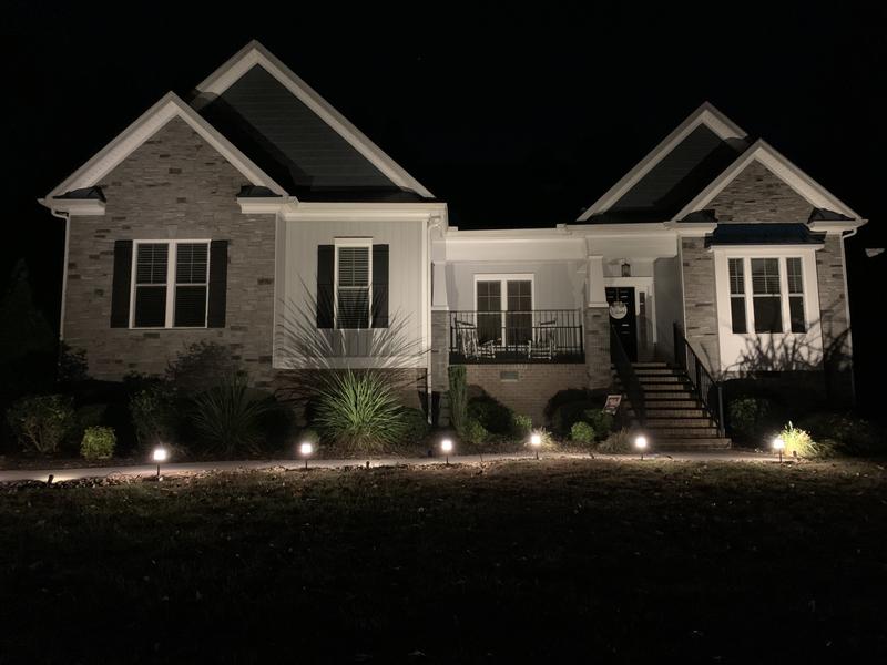Harbor Breeze 280-Lumen 4.5-Watt Bronze Low Voltage Plug-in