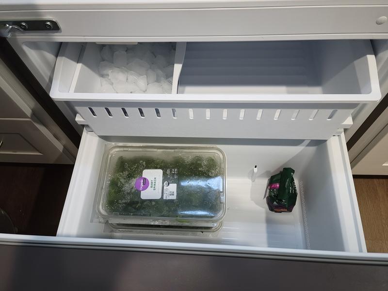 Product Support  17.1-cu ft Bottom-Freezer Refrigerator (HBM17158SS) -  Hisense USA