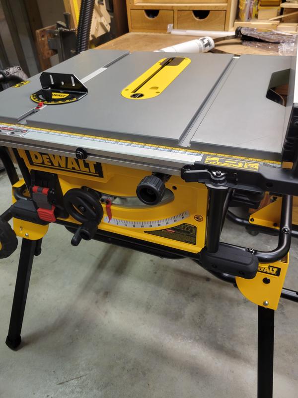 DEWALT 10-in 15-Amp Portable Jobsite Saw with Foldable Rolling Stand in the Table Saws department