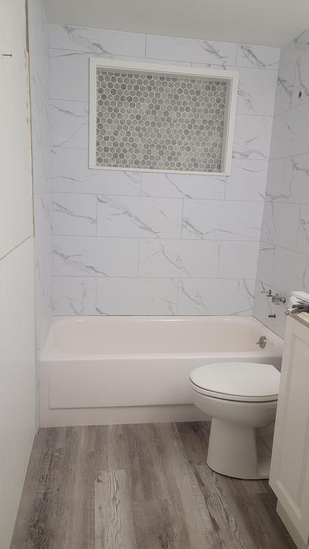 Carrara Marble 23-in x 11-in Carrara-look PVC Marble Look Interlocking Wall Tile (17.9-sq. ft/ Carton)