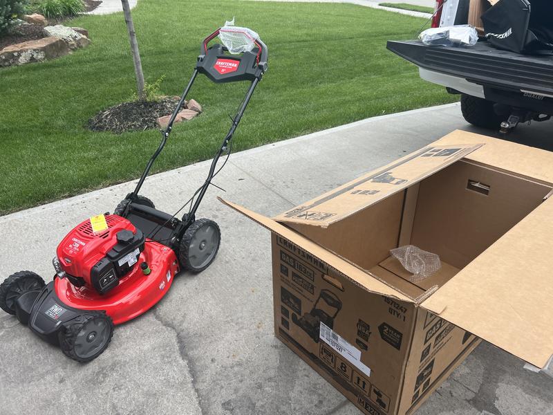 CRAFTSMAN M230 163cc 21in Selfpropelled Gas Lawn Mower With Briggs