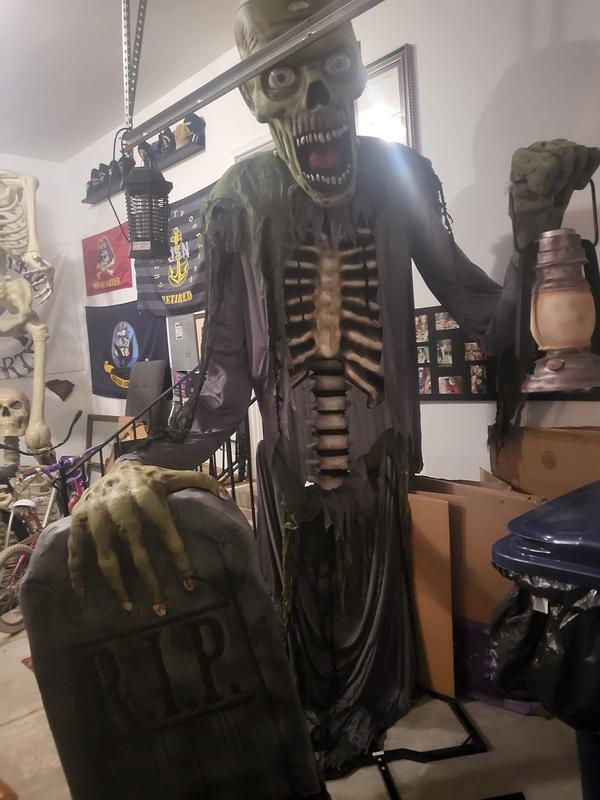Haunted Living 9-ft Lighted Animatronic Ground Breaking Zombie in the  Halloween Decor department at