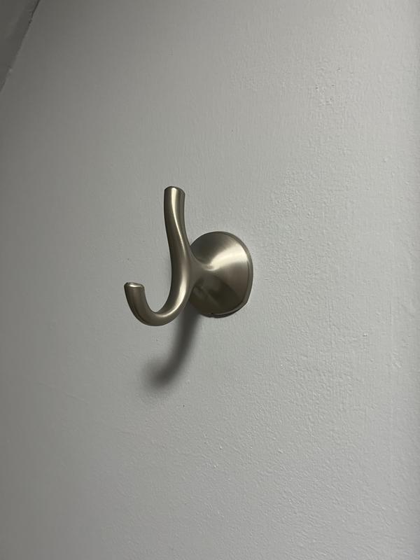 Pfister Rancho Polished Chrome Single-Hook Wall Mount Towel Hook in the  Towel Hooks department at