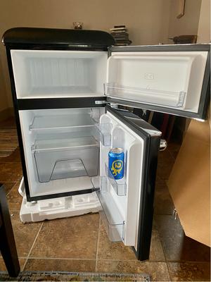 Galanz Retro Compact Mini Fridge with Freezer, 2-Door, Energy Efficient,  Small Refrigerator for Dorm, Office, Bedroom, 3.1 cu ft, Black