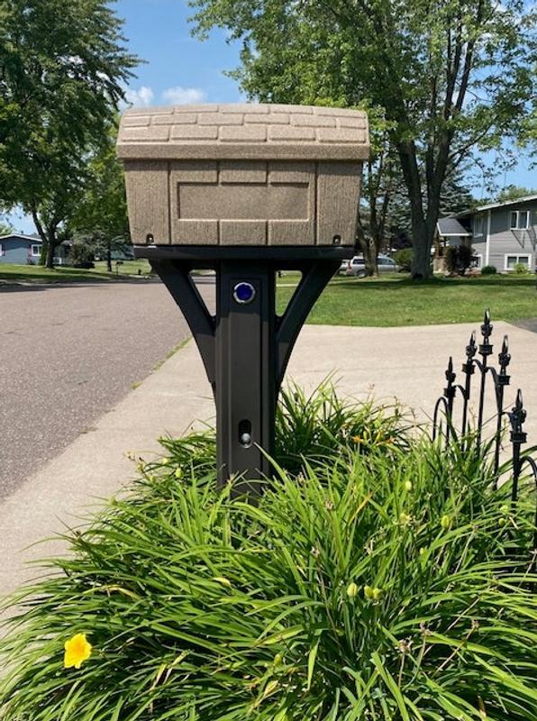 Simplay3 Post Mount Brown Plastic Large Mailbox 416700-01 at Lowes.com