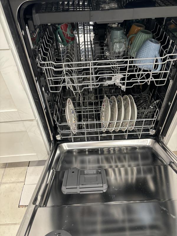 Whirlpool Top Control 24-in Built-In Dishwasher With Third Rack  (Fingerprint Resistant Stainless Steel), 47-dBA in the Built-In Dishwashers  department at