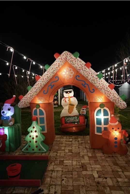 Gemmy 8.73-ft Lighted Gingerbread Christmas Inflatable Archway in the ...