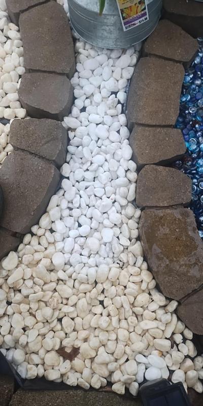 WonderLand 0.4-cu ft 30-lb White Decorative Rock (0.5- 3-in