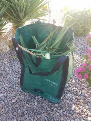 DuraSack 28-in x 20-in Lawn and Leaf Bag Holder in the Lawn