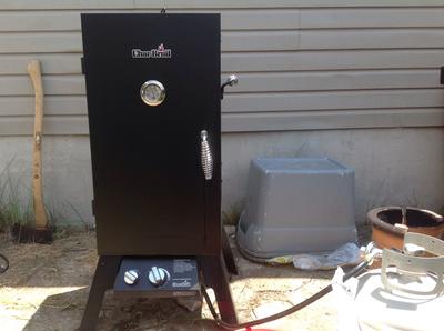 Char Broil 598 Sq in Black Gas Smoker at Lowes