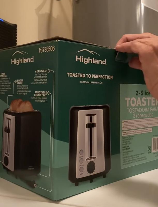 Highland 2-Slice Black 900-Watt Toaster in the Toasters department at
