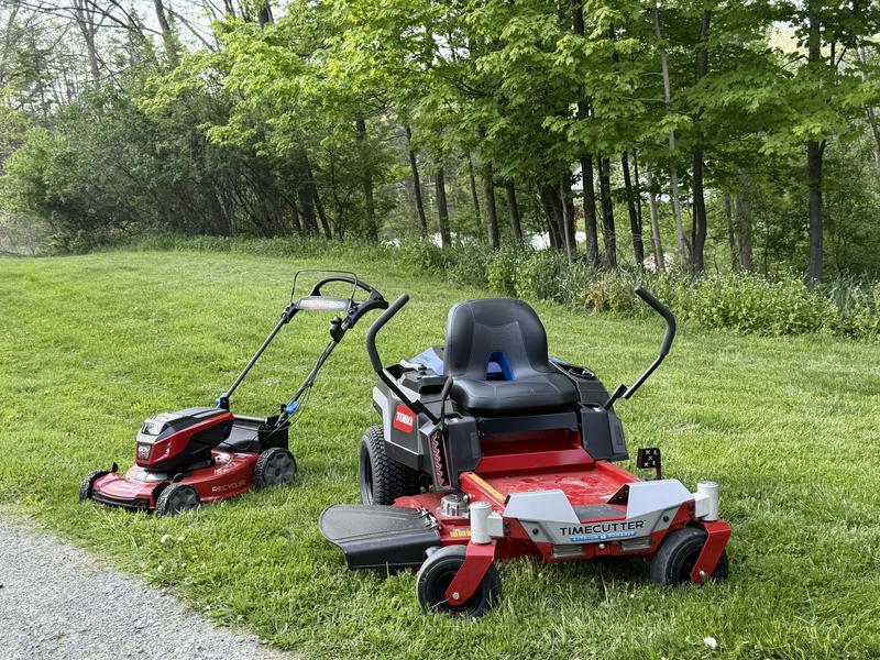 Shop Toro Toro eTimeCutter 42-in 60-volt Lithium-ion Electric Zero