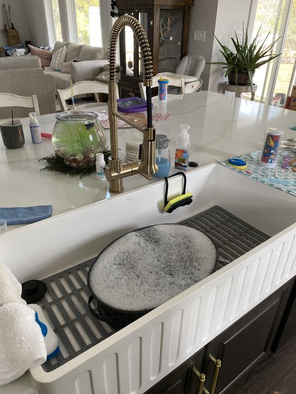 Kitchen Details Metal Sink Caddy with Suction Attachment - Kitchen Details Sponge  Holder in White - 5.5X2.6X2.4 inches - Perfect for Holding Sponges - Water  Drainage in the Sink Caddies department at