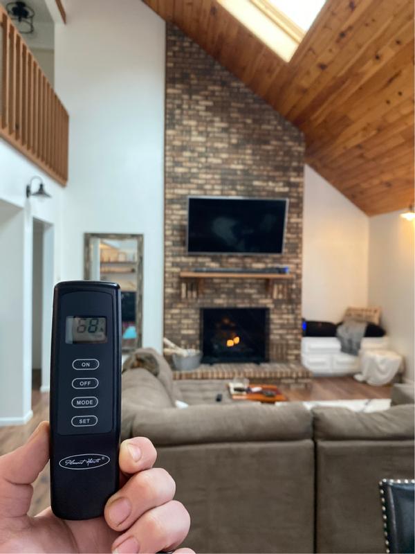 Pleasant Hearth 24-in 33000-BTU Triple-Burner Vent-Free Gas Fireplace Logs  and Remote in the Gas Fireplace Logs department at Lowes.com
