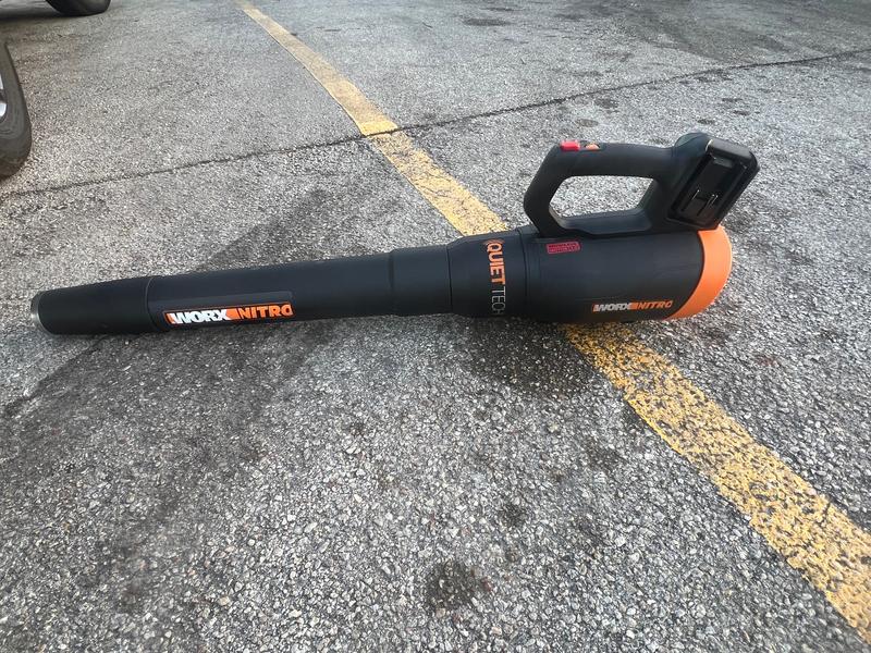 WORX Nitro Power Share 40-volt Cordless Battery String Trimmer and Leaf ...