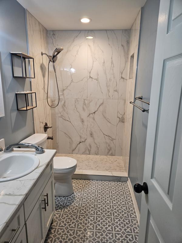 Regent Statuario Abisso 24-in x 48-in Polished Porcelain Marble Look Floor and Wall Tile (7.75-sq. ft/ Piece)