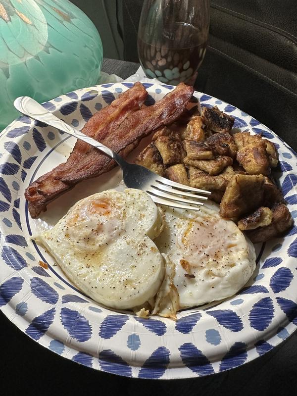 Blackstone Products - Look at this incredibly delicious breakfast from  @abrookering! A full griddle is key to a happy life. ⁣ .⁣ .⁣ .⁣ .⁣ .⁣  #pancakebreakfast #baconandeggs #griddle #breakfast #pancake #foodie #