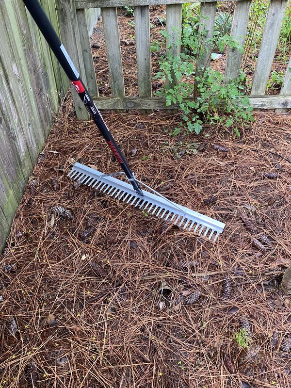 Razor-Back 66-in L Aluminum-Handle Aluminum Garden Rake 2916500 at ...