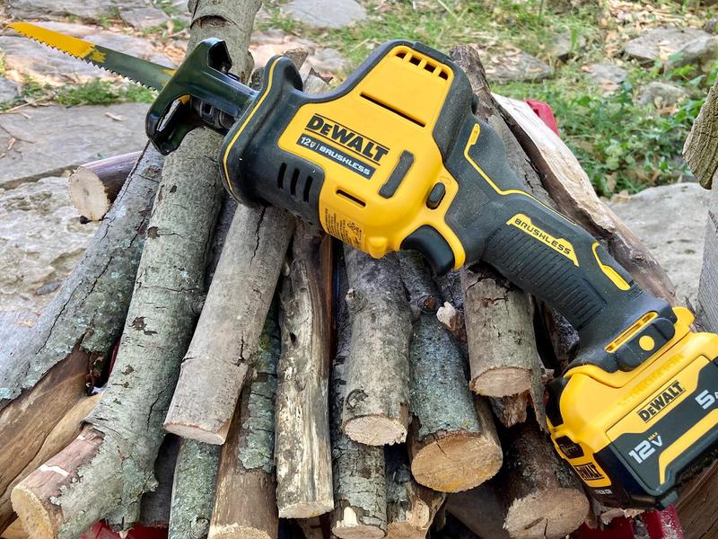 Dewalt reciprocating best sale saw brushless