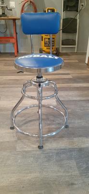 Kobalt stool with discount wheels