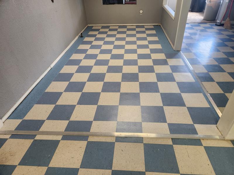 Armstrong Flooring Imperial Texture VCT Genetian Blue 12-in