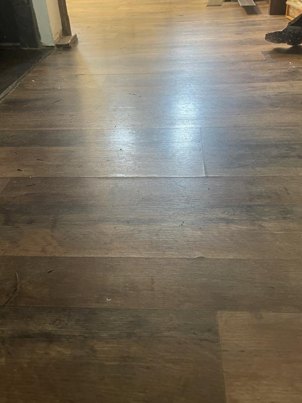 Style Selections Warm Honey Oak 7-mm T x 8-in W x 48-in L Wood Plank Laminate Flooring (23.91-sq ft / Carton)