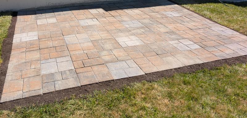 16-in L x 16-in W x 2-in H Square Allegheny Concrete Patio Stone