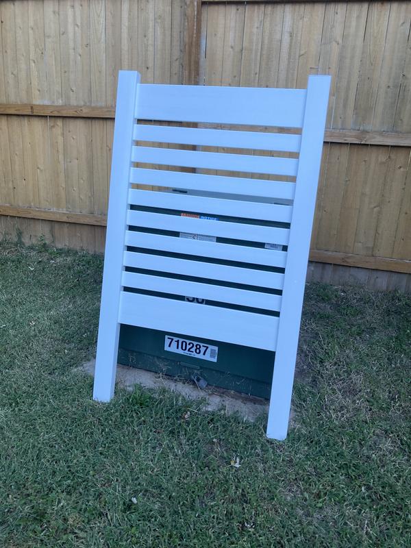 Freedom 36 W x 48 H White Vinyl Outdoor Privacy Screen in the Outdoor ...