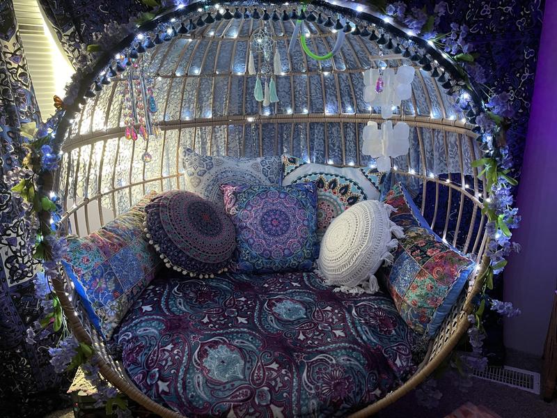 Egg chair best sale with fairy lights