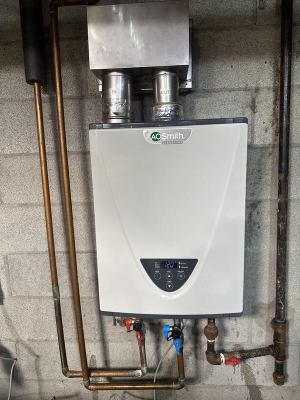 A.O. Smith Signature Series 10-GPM 199000-BTU Indoor Natural Gas