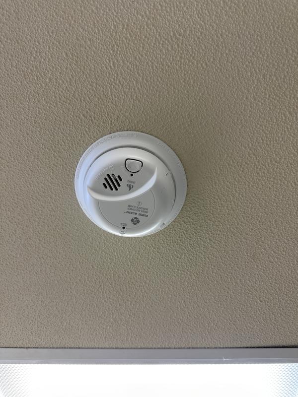 First Alert Hardwired Combination Smoke/Carbon Monoxide Alarm with Battery  Backup - SC9120B