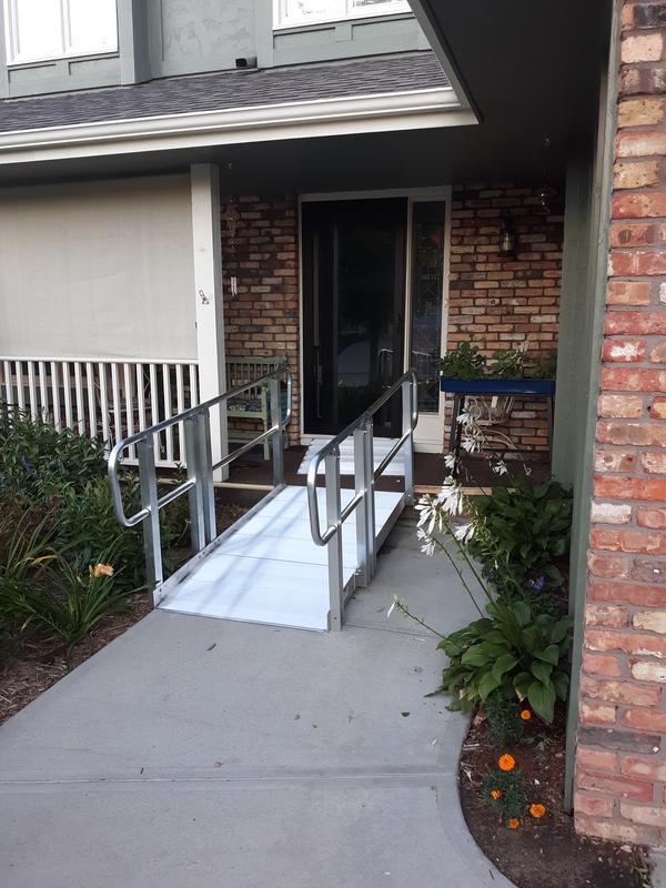 Prairie View Industries 6-ft x 36-in Aluminum Solid Entryway Wheelchair ...