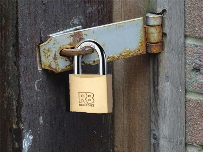 RELIABILT Keyed Padlock, 1-9/16-in Wide x 7/8-in Shackle in the ...