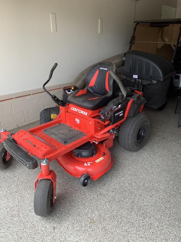 CRAFTSMAN Z5400 46-in 22-HP V-twin Gas Zero-turn Riding Lawn