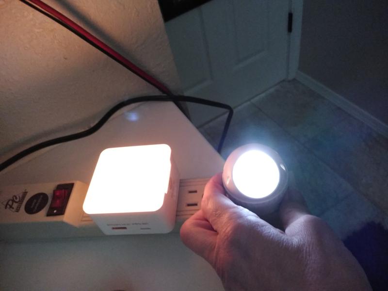 GE Nightlight Dual USB Nightlight LED Motion Sensor Auto On/Off Night ...