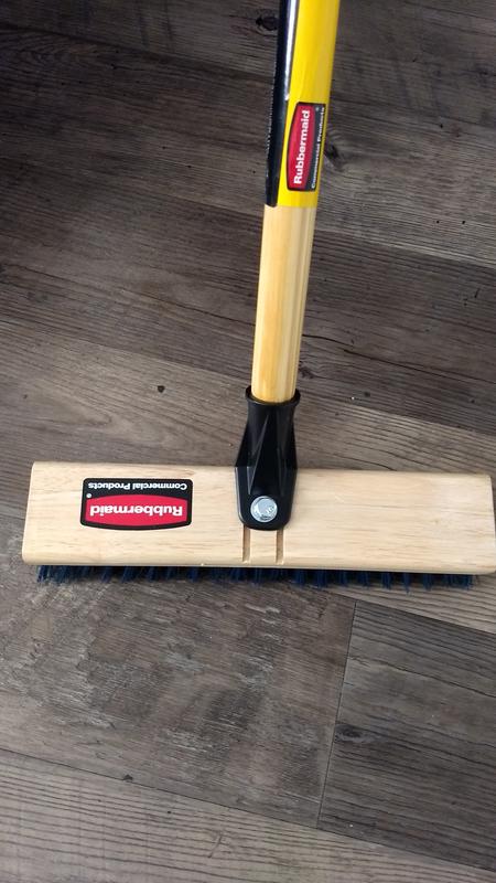 Rubbermaid Commercial Products 24-in Poly Fiber Rough Surface Push