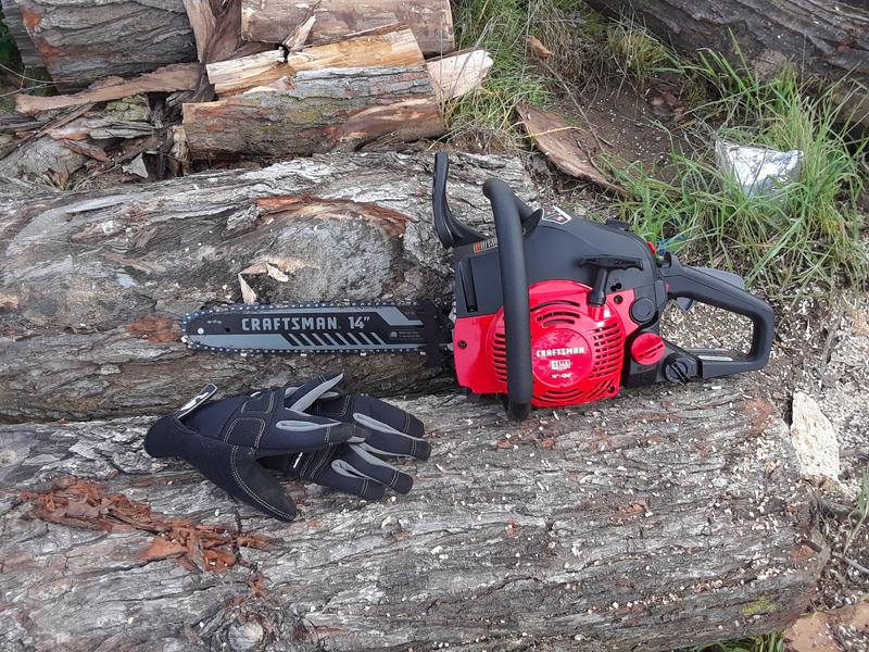CRAFTSMAN S145 14-in 42-cc 2-Cycle Gas Chainsaw in the Gas 