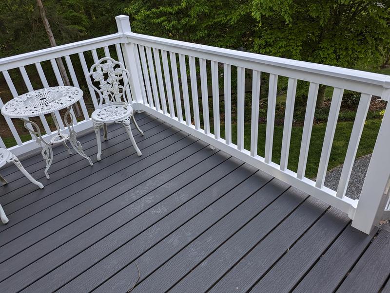 Freedom Lincoln 10-ft x 36-in White Vinyl Deck Rail Kit in the Deck ...