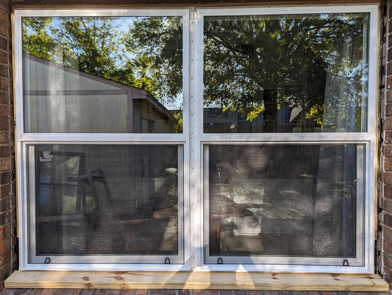 RELIABILT 105 Series New Construction 23-1/2-in x 35-1/2-in x 2-5/8-in Jamb White Vinyl Low-e Argon Single Hung Window with Grids Half Screen Included