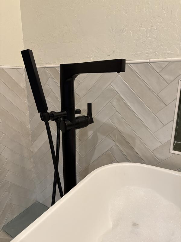 Delta Ara Matte Black 1-handle Freestanding Low-arc Bathtub Faucet