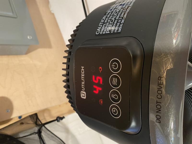 Utilitech Up to 1500-Watt Fan Baseboard Indoor Electric Space Heater with  Thermostat in the Electric Space Heaters department at Lowes.com
