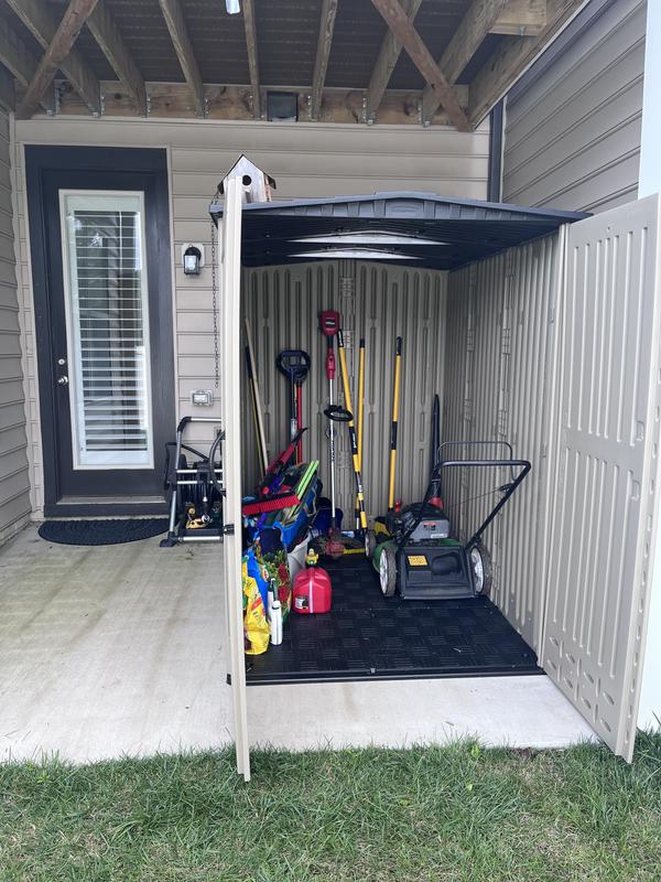 Rubbermaid 5-ft x 6-ft Roughneck Brown Gable Resin Storage Shed in