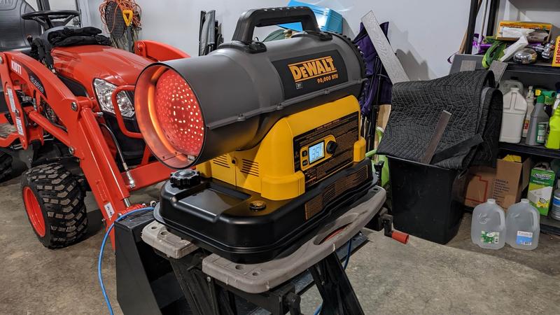 DEWALT 90000-BTU Forced Air Indoor/Outdoor Kerosene Heater in the Kerosene  Heaters department at Lowes.com